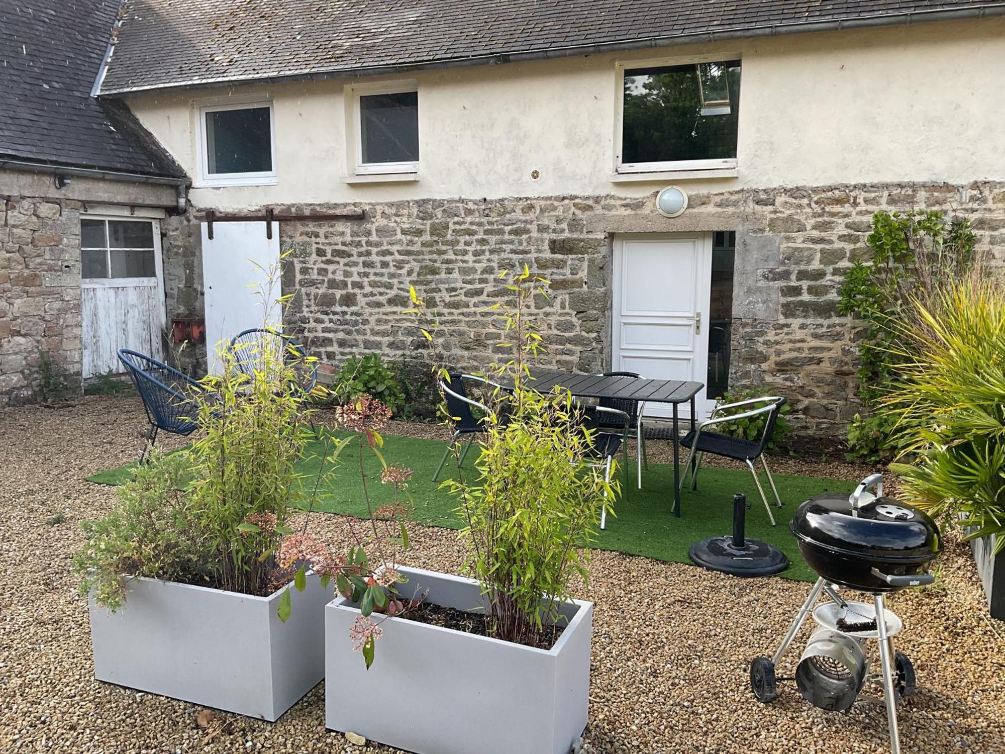 Maison Cosy Avec Exterieur Et Piscine Partagee Mespaul 外观 照片